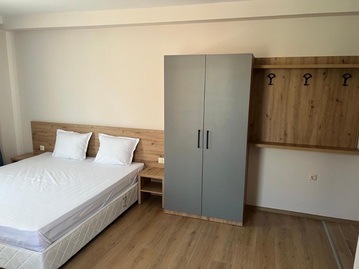 Stamatovi Family Hotel Pomorie Bagian luar foto