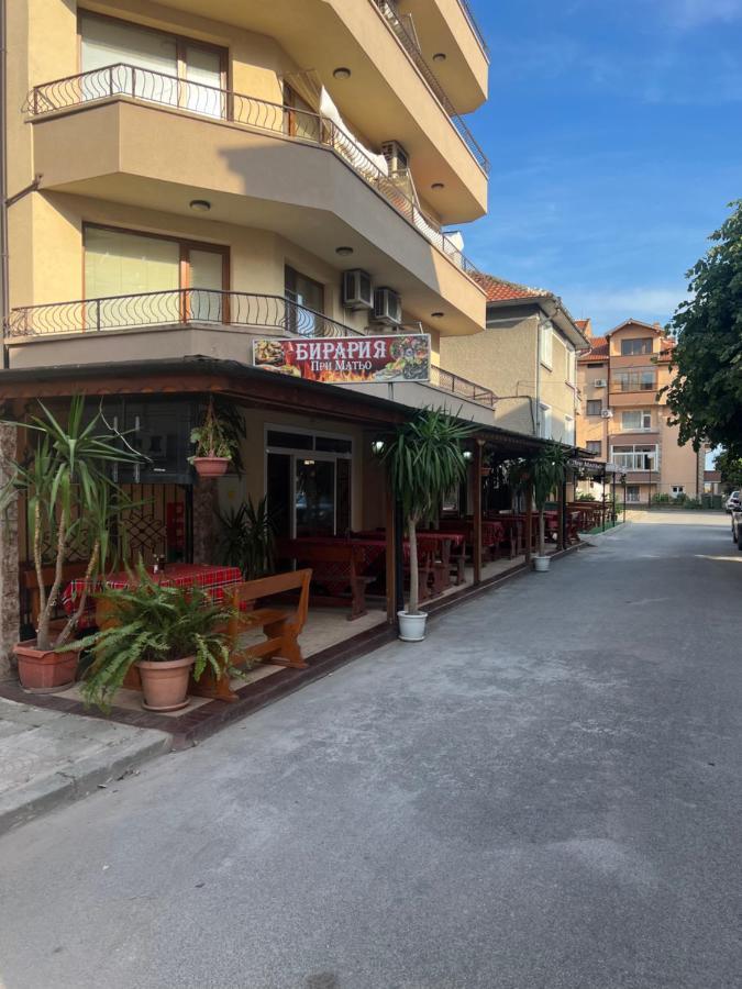 Stamatovi Family Hotel Pomorie Bagian luar foto